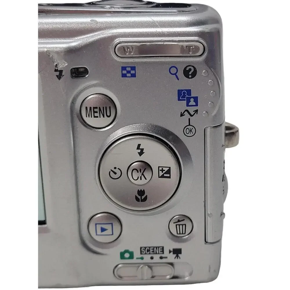 Nikon Coolpix L10 Digital Compact Camera 5.0MP Silver Complete In Box TESTED